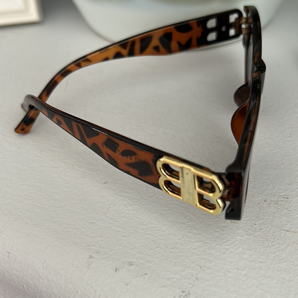 Tortoise Shell Sunglasses - Picture 2 of 2